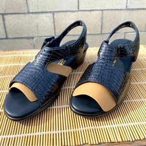 SAS, Black Suntimer Heel, Strap Sandal, Size 8 (NEW)